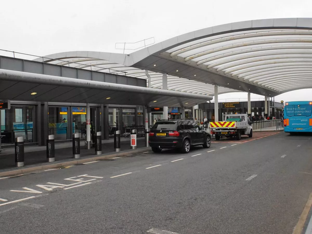 Park And Stay At Gatwick Airport compareairportcarparking.com